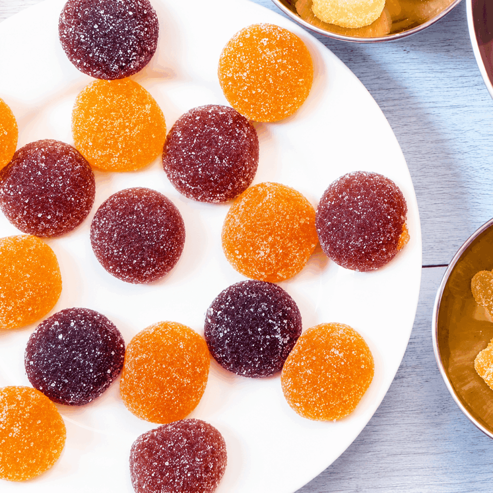 pates fruits forme pastilles posees assiette